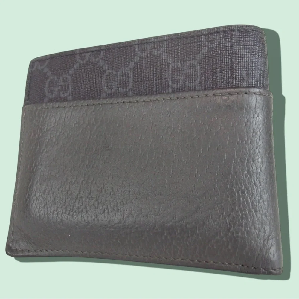 GUCCI Interlocking GG Bifold Wallet 😍